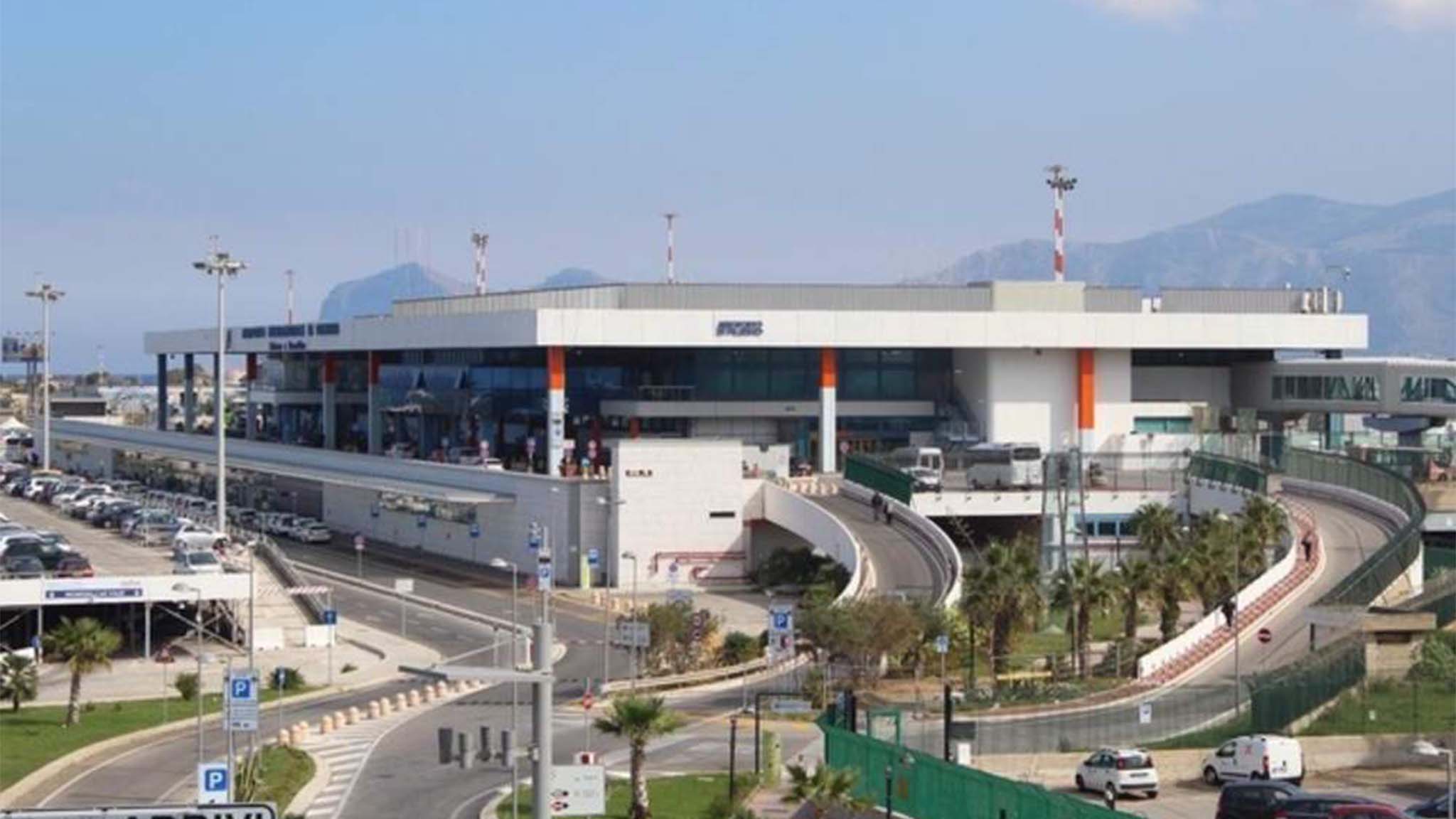 Al momento stai visualizzando All’aeroporto Punta Raisi aprile da record, è boom di passeggeri